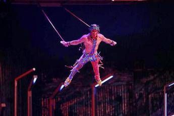 Acrobata Cirque du Soleil cade e muore Acrobata Cirque du Soleil cade e muore