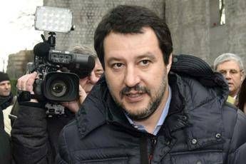 Salvini: Altro che russi, via i francesi Salvini: Altro che russi, via i francesi