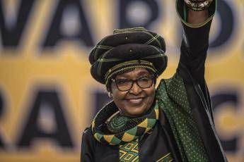 E' morta Winnie Mandela E' morta Winnie Mandela