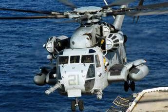 Precipita elicottero Marines: 4 morti Precipita elicottero Marines: 4 morti