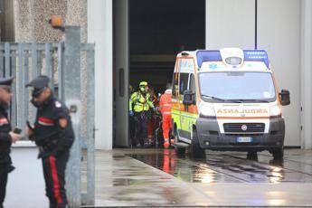 Mi hai rovinato, poi gli spara e lo uccide Mi hai rovinato, poi gli spara e lo uccide