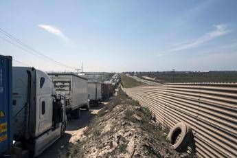 Militari al confine col Messico, arriva l'ordine di Trump Militari al confine col Messico, arriva l'ordine di Trump