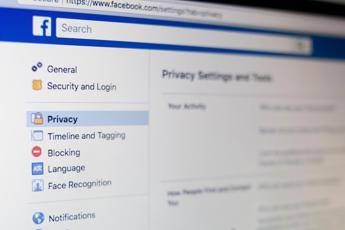 Privacy, Facebook sospende CubeYou Privacy, Facebook sospende CubeYou