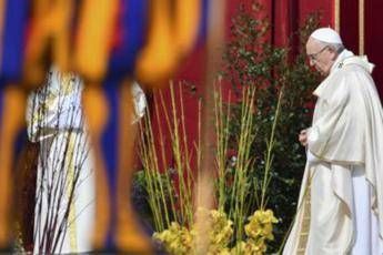 Il Papa: Non è comunismo difendere i deboli Il Papa: Non è comunismo difendere i deboli