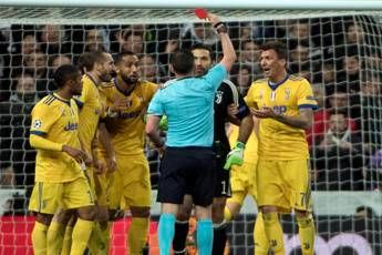 Ladri bastardi, l'ira dei tifosi bianconeri Ladri bastardi, l'ira dei tifosi bianconeri