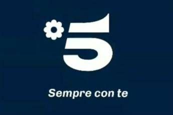 Canale 5 cambia logo Canale 5 cambia logo
