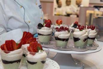 Non cerco ragazze grasse, bufera su annuncio lavoro Non cerco ragazze grasse, bufera su annuncio lavoro