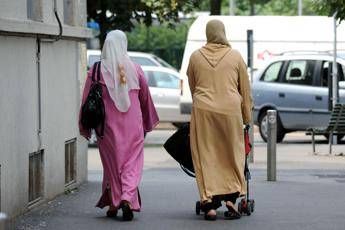 Sana, Hina e le altre: massacrate perché volevano vivere all'occidentale Sana, Hina e le altre: massacrate perché volevano vivere all'occidentale