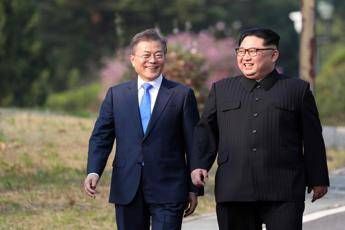 Summit Kim-Moon, 'stop al nucleare' Summit Kim-Moon, 'stop al nucleare'