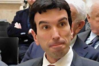 Martina, gelo su Renzi: Impossibile guidare il Pd così Martina, gelo su Renzi: Impossibile guidare il Pd così