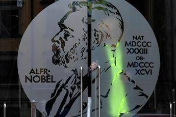 Scandalo Nobel, Arnault accusato di stupro Scandalo Nobel, Arnault accusato di stupro