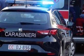 Fermo, spara alla moglie e la uccide Fermo, spara alla moglie e la uccide