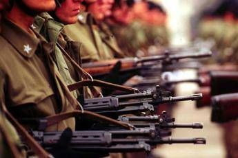 Quanto spende l'Italia per esercito e armi Quanto spende l'Italia per esercito e armi