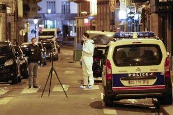 Parigi ripiomba nel terrore Parigi ripiomba nel terrore