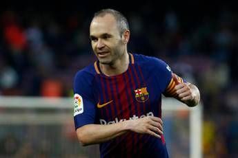 Crolla gradinata durante intervista a Iniesta: 18 feriti Crolla gradinata durante intervista a Iniesta: 18 feriti