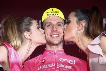 Giro, Yates vince ancora e allunga in classifica Giro, Yates vince ancora e allunga in classifica