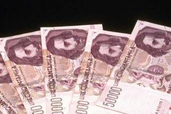 Pro e contro di un ritorno alla Lira Pro e contro di un ritorno alla Lira