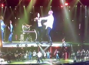 Laura Pausini 'corista' per Biagio Antonacci Laura Pausini 'corista' per Biagio Antonacci