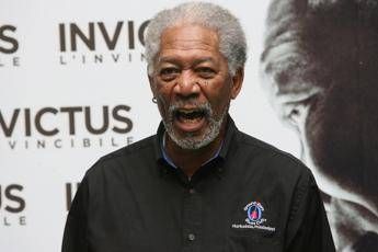 Morgan Freeman accusato di molestie da 8 donne Morgan Freeman accusato di molestie da 8 donne