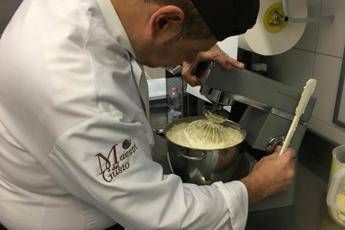 Gelataio multato dichiara 'la guerra della panna' Gelataio multato dichiara 'la guerra della panna'
