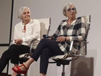 Sopravvissute ad Auschwitz, la storia delle sorelle Bucci in un cartone Sopravvissute ad Auschwitz, la storia delle sorelle Bucci in un cartone