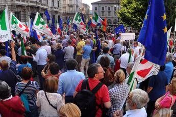Pd in piazza contro il governo Conte Pd in piazza contro il governo Conte