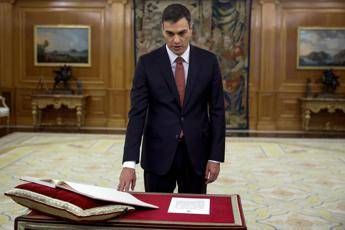 Spagna, Sanchez giura nelle mani del re Spagna, Sanchez giura nelle mani del re