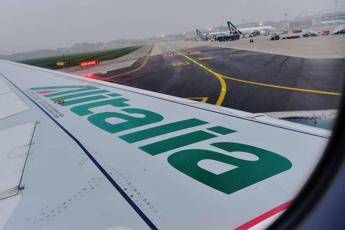 Alitalia allo Stato, gelo Tria-Di Maio Alitalia allo Stato, gelo Tria-Di Maio