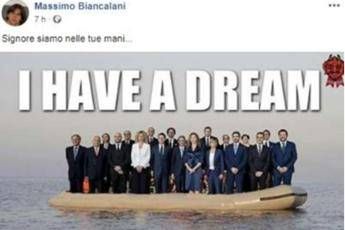 Prete su Fb mette governo su gommone Prete su Fb mette governo su gommone