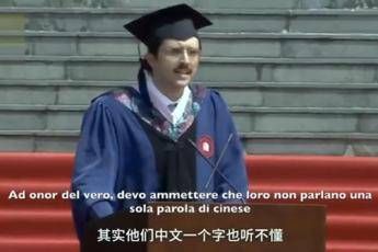 Carlo, lo studente italiano che fa impazzire la Cina Carlo, lo studente italiano che fa impazzire la Cina