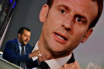 Migranti, è scontro Macron-Salvini Migranti, è scontro Macron-Salvini