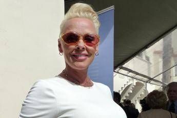 Brigitte Nielsen mamma a 54 anni, è nato il quinto figlio