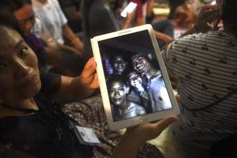 Thailandia, trovati vivi i ragazzi nella grotta Thailandia, trovati vivi i ragazzi nella grotta