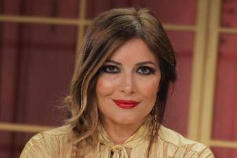 Lucarelli contro Toscani Lucarelli contro Toscani