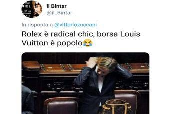 Borsa Vuitton di popolo, sfottò social per Meloni Borsa Vuitton di popolo, sfottò social per Meloni