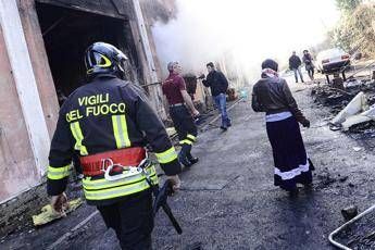 Rogo a campo rom, 4 condanne con aggravante odio razziale Rogo a campo rom, 4 condanne con aggravante odio razziale