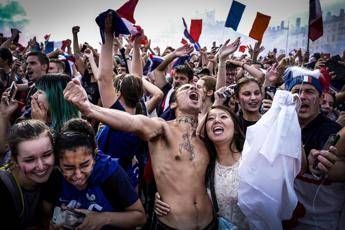 Déjà Blue, il mondo celebra la Francia Déjà Blue, il mondo celebra la Francia