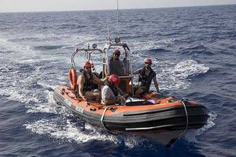 Open Arms rifiuta sbarco in Italia Open Arms rifiuta sbarco in Italia