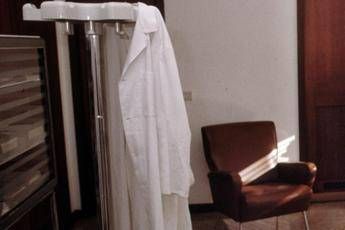 Troppo grassa, non mi visitano: la denuncia di una mamma Troppo grassa, non mi visitano: la denuncia di una mamma