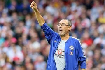 Premier League, Sarri resta in vetta Premier League, Sarri resta in vetta