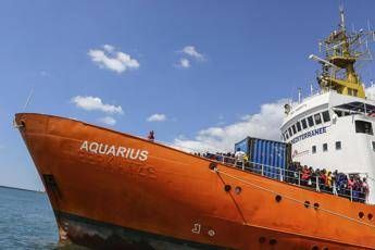 Aquarius, accordo a 4 per i migranti Aquarius, accordo a 4 per i migranti