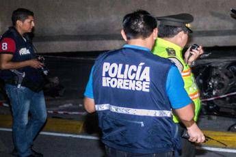 Si schianta pullman di tifosi: 12 morti in Ecuador Si schianta pullman di tifosi: 12 morti in Ecuador