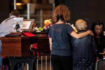 Venti famiglie dicono no a funerali di Stato Venti famiglie dicono no a funerali di Stato
