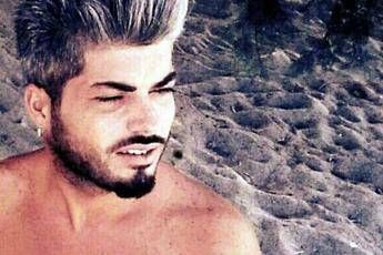 Il papà di Giovanni: E' omicidio di Stato Il papà di Giovanni: E' omicidio di Stato