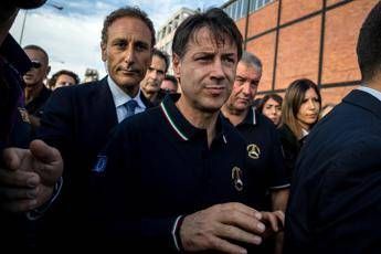 Conte: Autostrade paghi quattro volte di più Conte: Autostrade paghi quattro volte di più