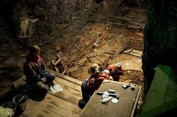 Love story Neanderthal-Denisova, scoperta figlia di coppia mista Love story Neanderthal-Denisova, scoperta figlia di coppia mista