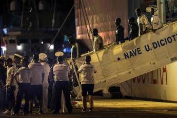Diciotti, sbarcati tutti i migranti Diciotti, sbarcati tutti i migranti