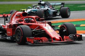 Brivido a Monza, contatto Vettel-Hamilton Brivido a Monza, contatto Vettel-Hamilton