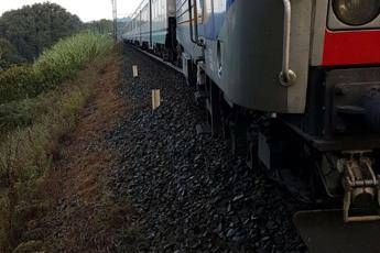 Treno esce dai binari su linea Orte-Viterbo Treno esce dai binari su linea Orte-Viterbo