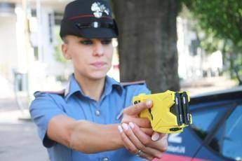 Ipotesi taser anche a polizia locale Ipotesi taser anche a polizia locale